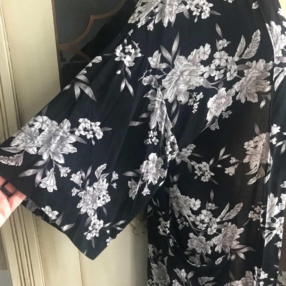 EUC Spiritual Gangster Maya Kimono | OS - Picture 2 of 10